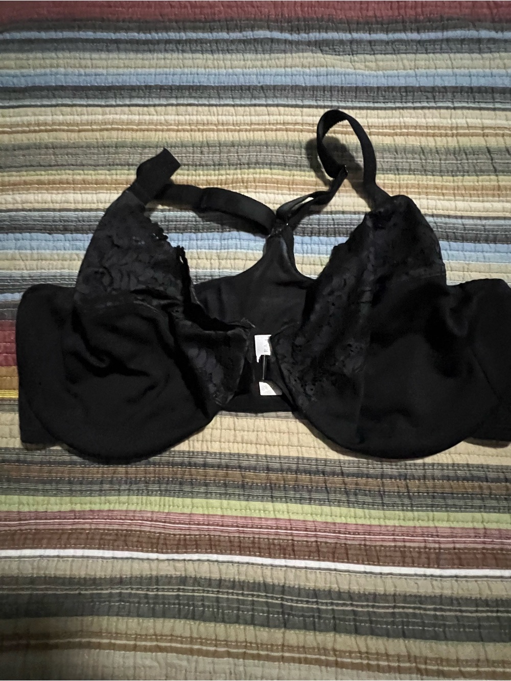 Supportive Black Lace Underwire Bra with Adjustable Straps